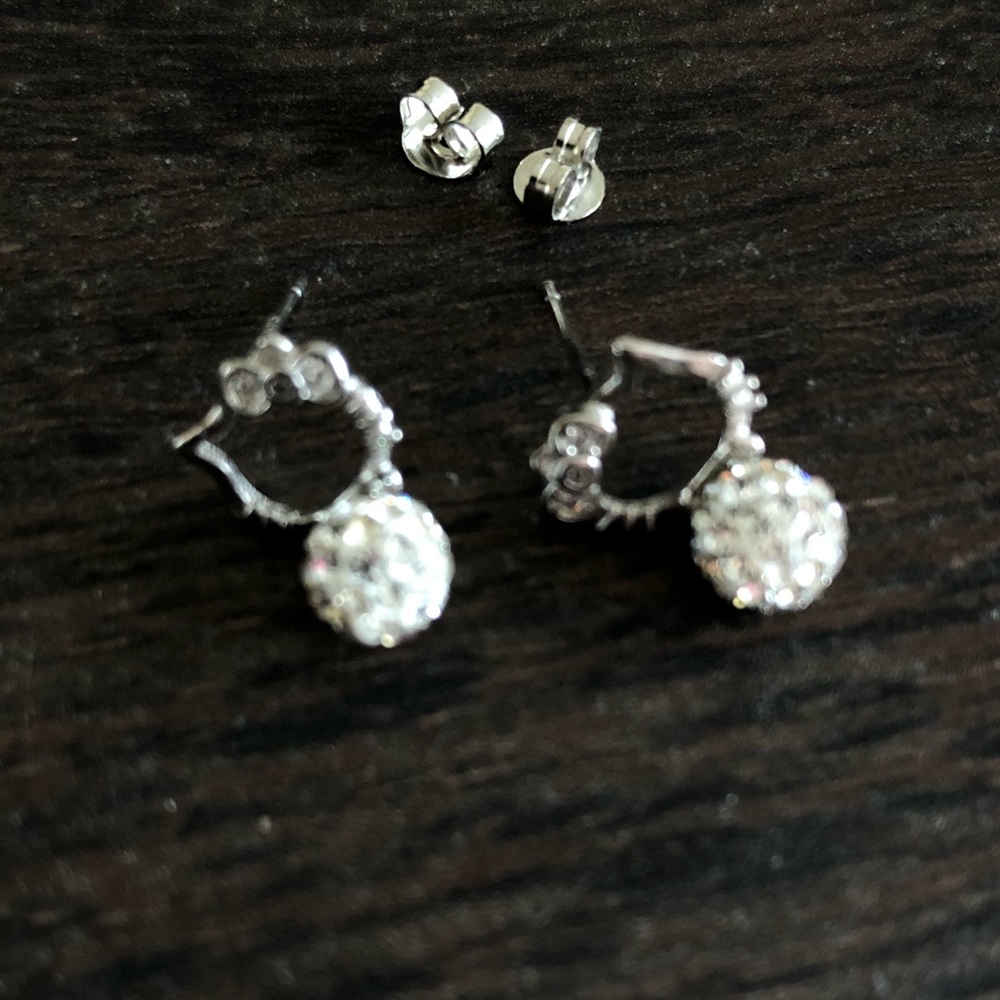 🌸Sparkly ball kitty earrings 🌸